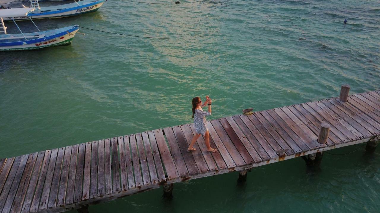 Hotel Puerto Corcho ปูแอร์โต โมเรลอส ภายนอก รูปภาพ